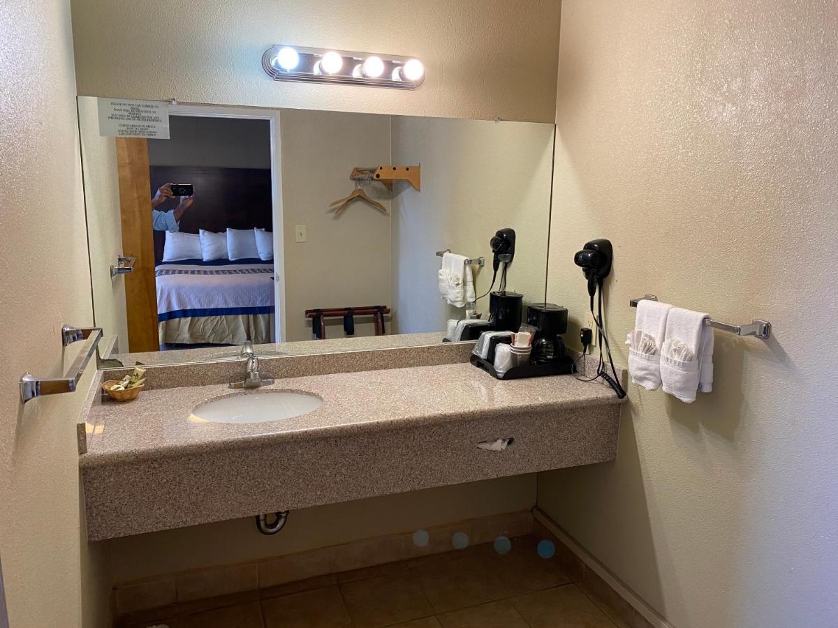Vino Inn & Suites Atascadero Buitenkant foto