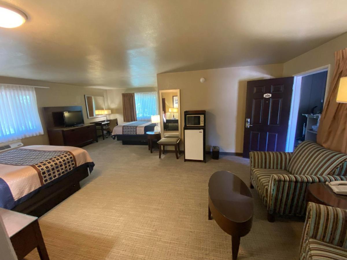 Vino Inn & Suites Atascadero Buitenkant foto