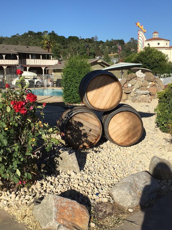 Vino Inn & Suites Atascadero Buitenkant foto
