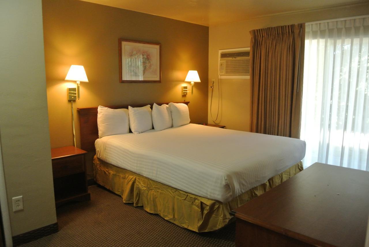 Vino Inn & Suites Atascadero Buitenkant foto