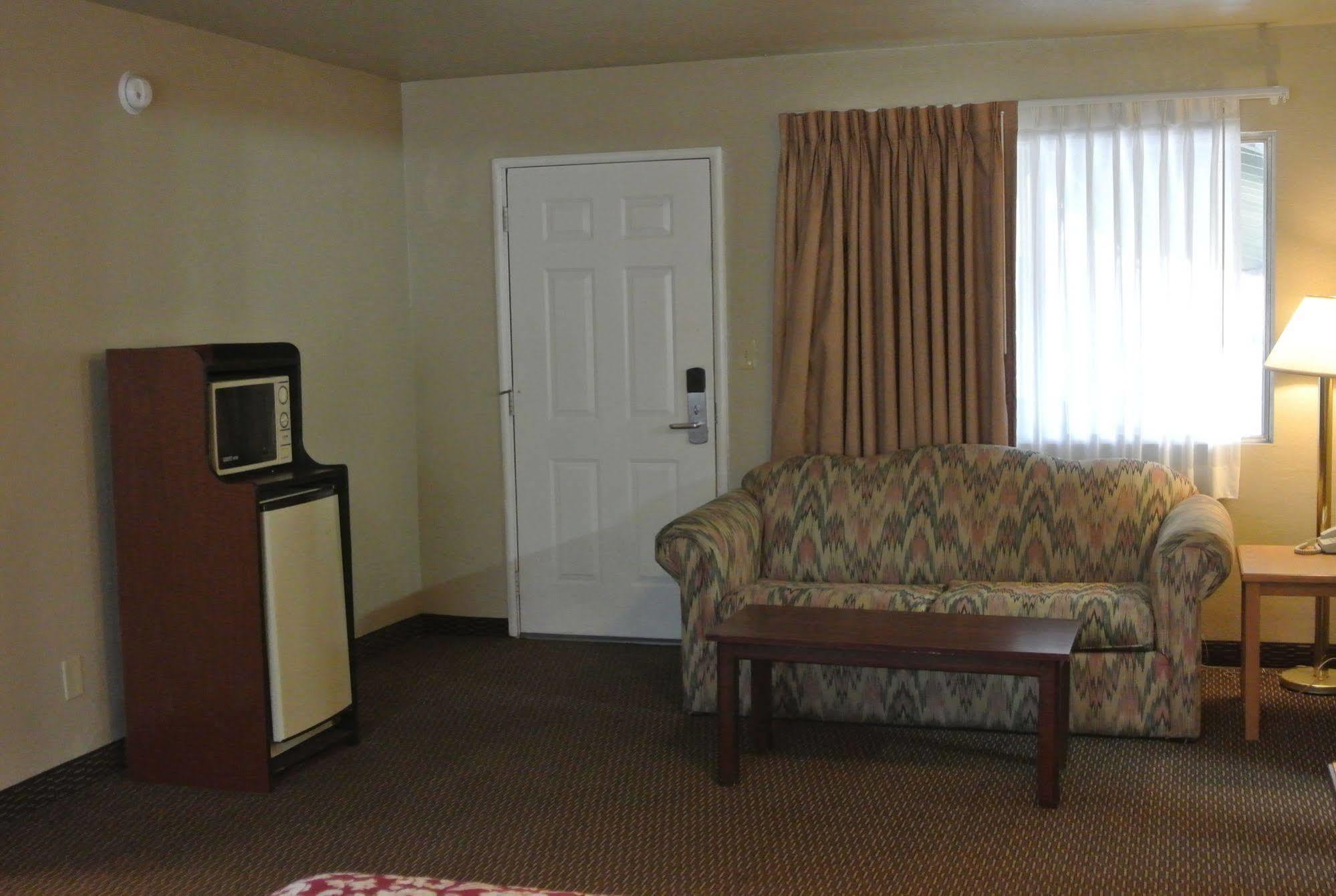 Vino Inn & Suites Atascadero Buitenkant foto