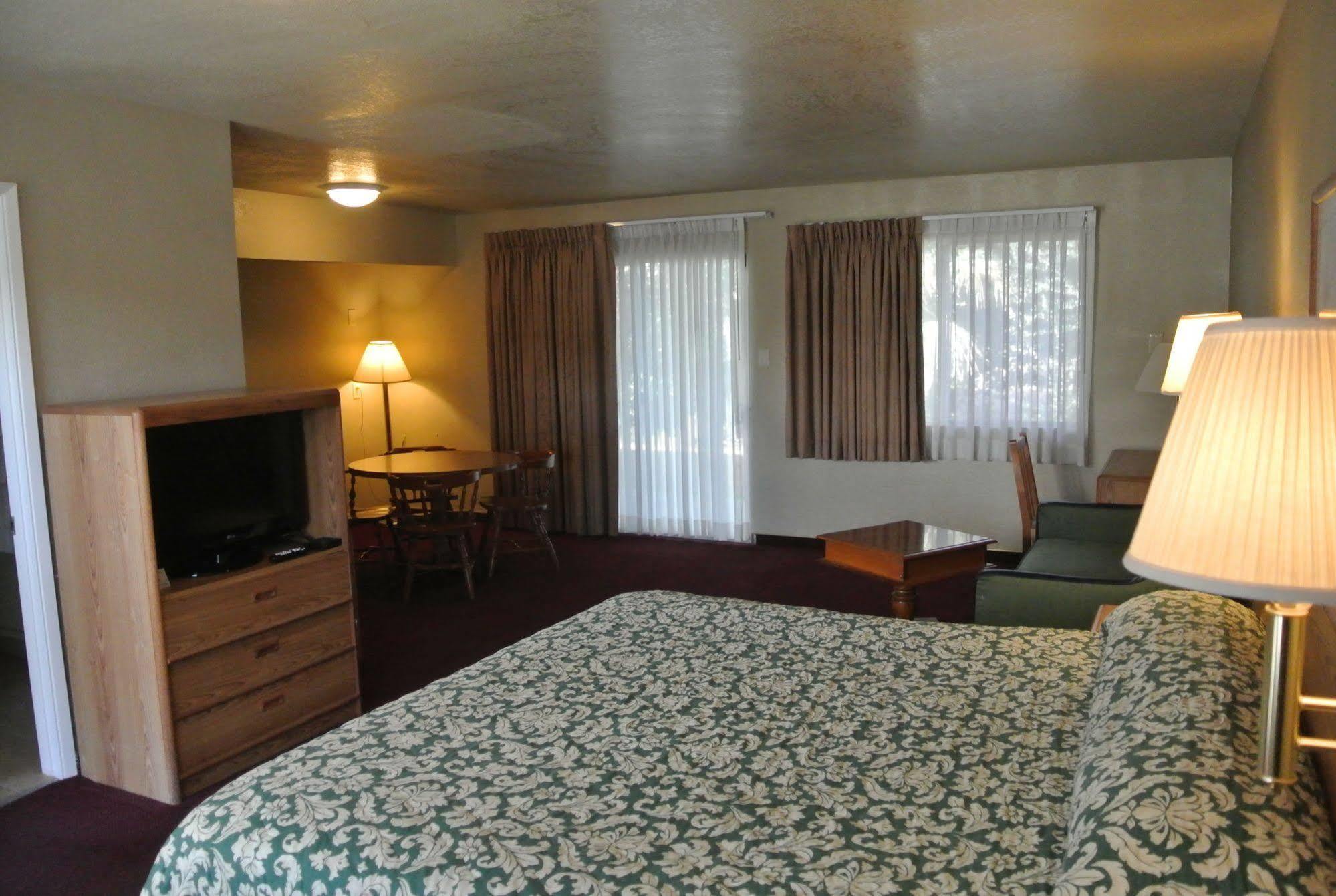 Vino Inn & Suites Atascadero Buitenkant foto