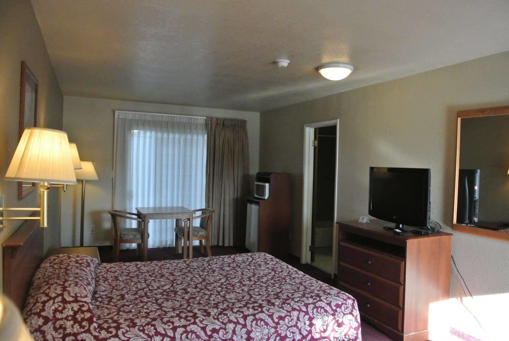 Vino Inn & Suites Atascadero Buitenkant foto