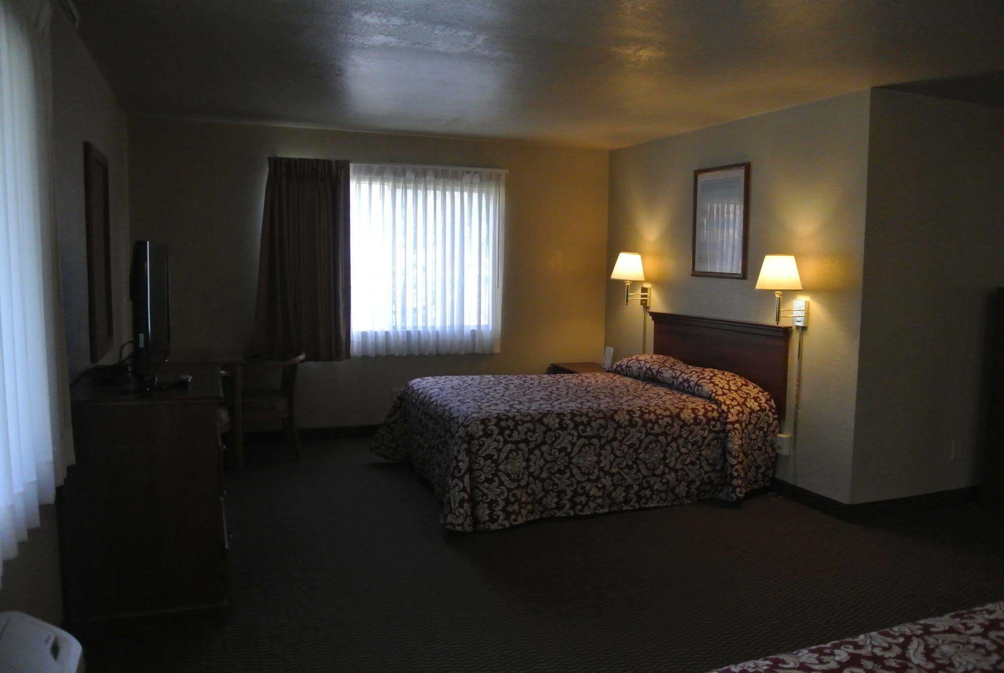 Vino Inn & Suites Atascadero Buitenkant foto