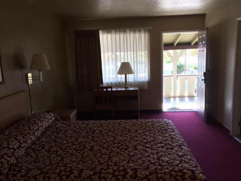 Vino Inn & Suites Atascadero Buitenkant foto